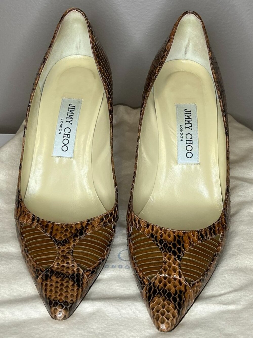 Jimmy Choo London Pumps Heels Womens EU 38.5 Python Snakeskin Cutout Pointed Toe